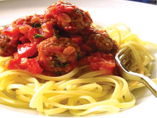 köfteli sphagethi Köfteli Spagetti Tarifi