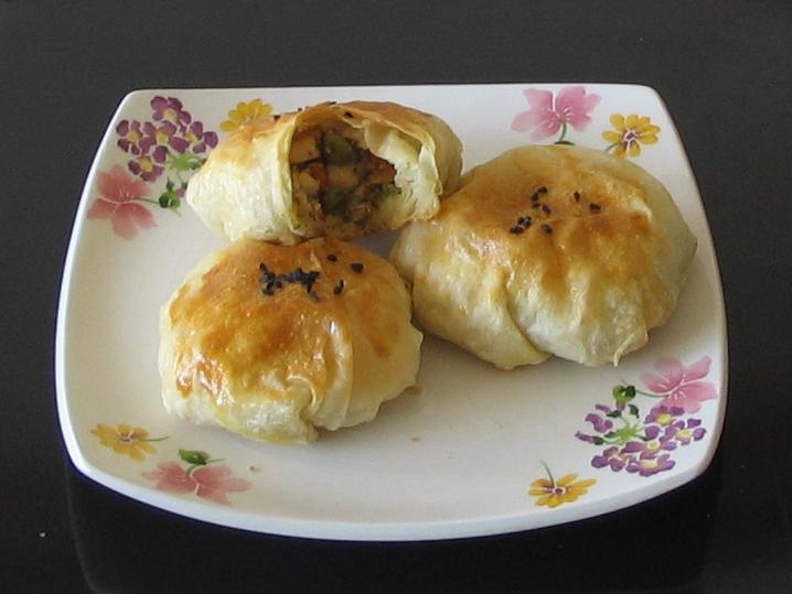 Bezelyeli Tavuklu Börek