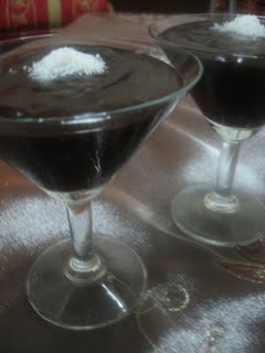 Kasede ve Bardakta Şokalalı Krema Kasede ve Bardakta Şokalalı Krema