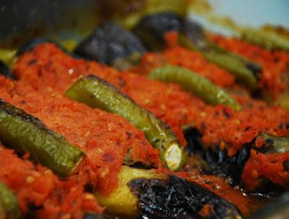 Domates Soslu KC3B6fteli KarnC4B1yarC4B1k - Domates Soslu Köfteli Karnıyarık Tarifi Domates Soslu KC3B6fteli KarnC4B1yarC4B1k