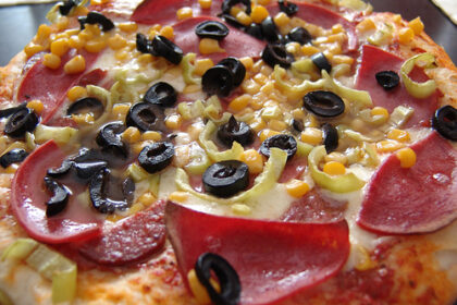 Karışık Pizza Tarifi 7