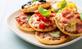 Diyet Mini Pizzalar Tarifi